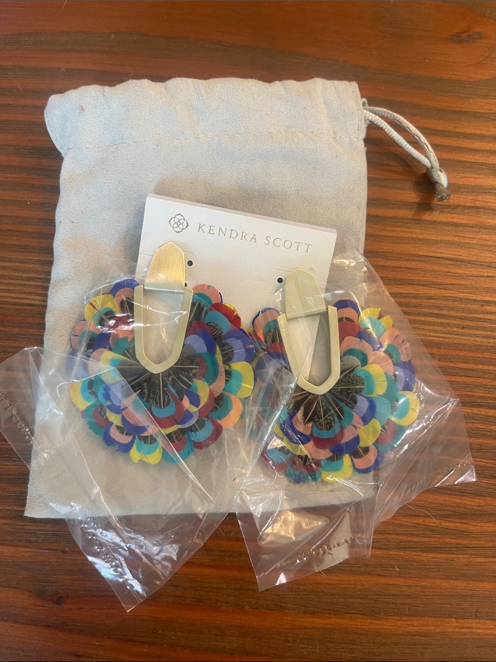 NWT Kendra Scott Multicolor Feather Flower Clip Earrings - Picture 2 of 2
